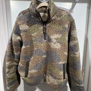 Thread & Supply Fleece Quarter Zip Pullover in Camo Size M